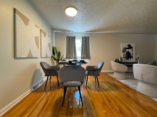 4312 45 Street Sw, Calgary, AB - Indoor