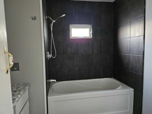 71-1101 84 Ne, Calgary, AB 