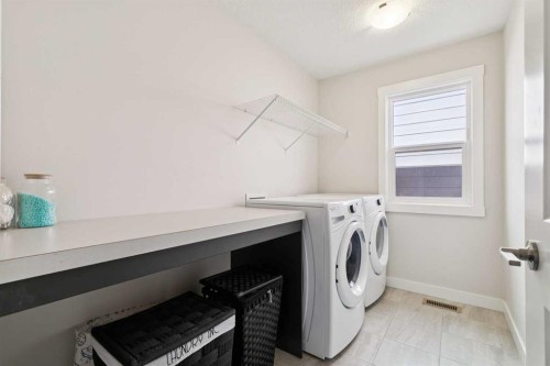 119 Cranbrook Green Se, Calgary, AB 