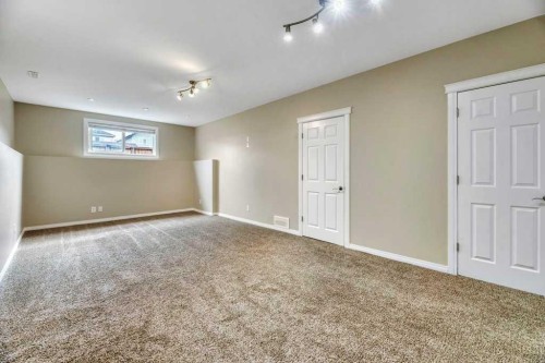 677 Evermeadow Road Sw, Calgary, AB 