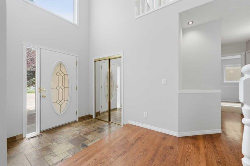 872 Sierra Morena Court Sw, Calgary, AB 