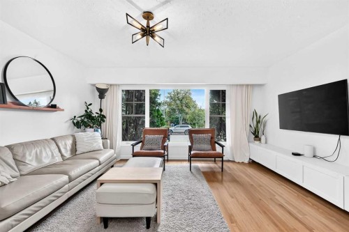 47 Woodlark Drive Sw, Calgary, AB 