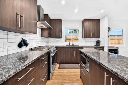 47 Woodlark Drive Sw, Calgary, AB 
