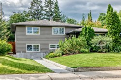 47 Woodlark Drive SW Calgary, AB T3C 3H5