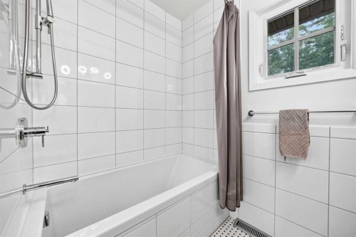 47 Woodlark Drive Sw, Calgary, AB 