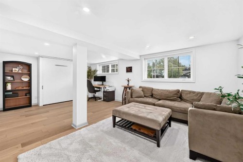 47 Woodlark Drive Sw, Calgary, AB 