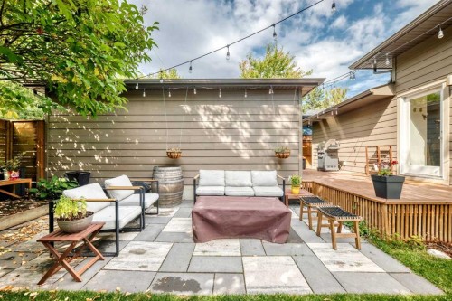 47 Woodlark Drive Sw, Calgary, AB 