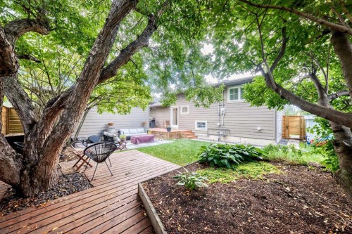 47 Woodlark Drive Sw, Calgary, AB 