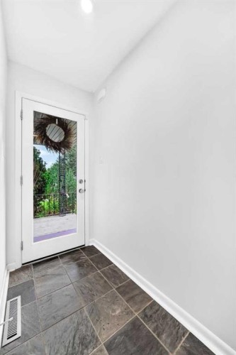 47 Woodlark Drive Sw, Calgary, AB 