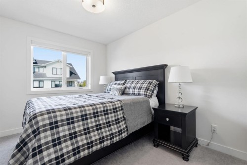 154 Crestridge Common Sw, Calgary, AB 