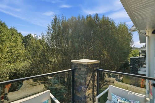 154 Crestridge Common Sw, Calgary, AB 