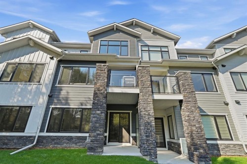 154 Crestridge Common Sw, Calgary, AB 