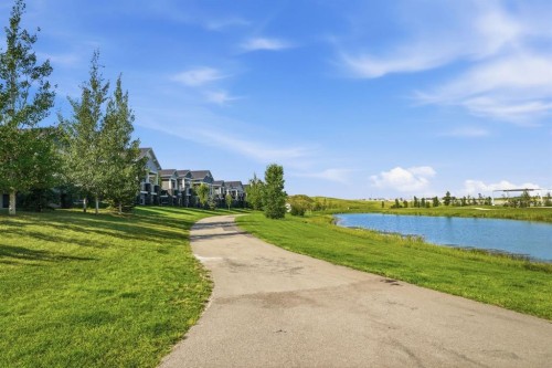 154 Crestridge Common Sw, Calgary, AB 