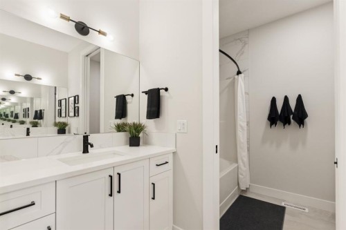 1129 Cranbrook Gardens Se, Calgary, AB - Indoor Photo Showing Other Room