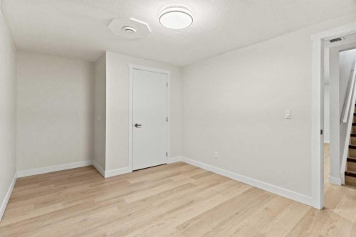 3116 39 Street Se, Calgary, AB 