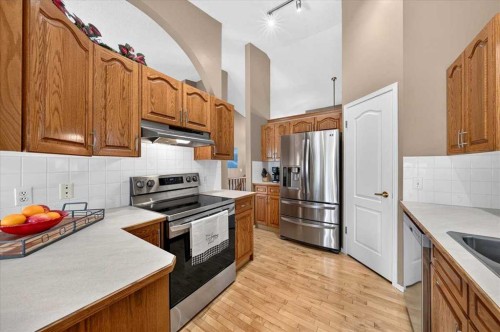 95 Sunlake Close Se, Calgary, AB 