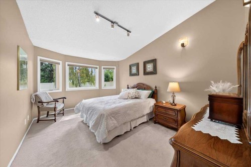 95 Sunlake Close Se, Calgary, AB 