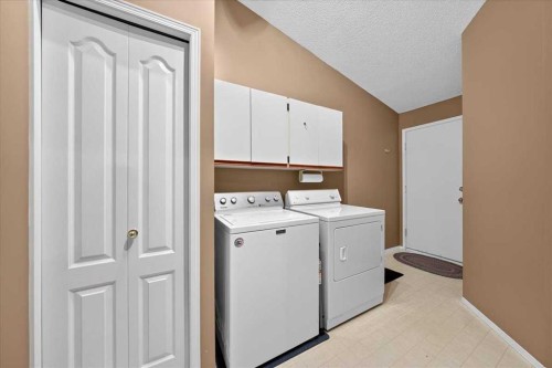 95 Sunlake Close Se, Calgary, AB 