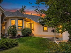95 Sunlake Close SE Calgary, AB T2X 3H2