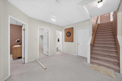 95 Sunlake Close Se, Calgary, AB 