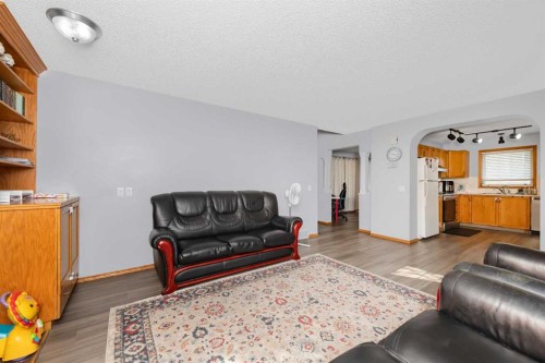 56 Martinglen Place Ne, Calgary, AB 