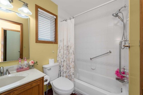 56 Martinglen Place Ne, Calgary, AB 