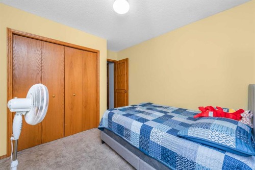56 Martinglen Place Ne, Calgary, AB 