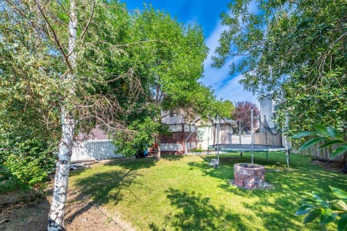 56 Martinglen Place Ne, Calgary, AB 