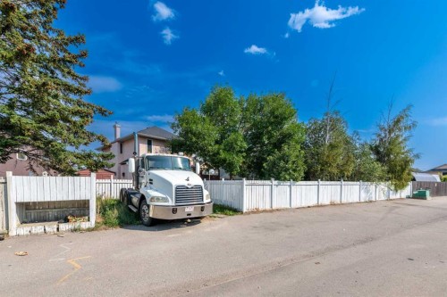 56 Martinglen Place Ne, Calgary, AB 