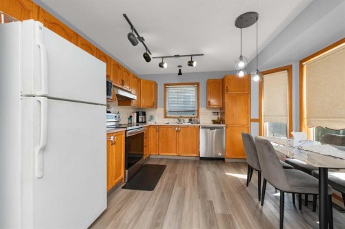 56 Martinglen Place Ne, Calgary, AB 