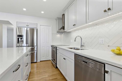 532 54 Avenue Sw, Calgary, AB 