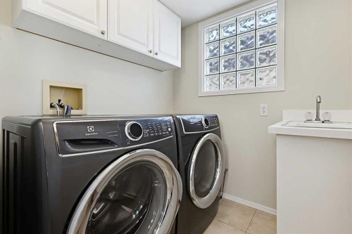 532 54 Avenue Sw, Calgary, AB 
