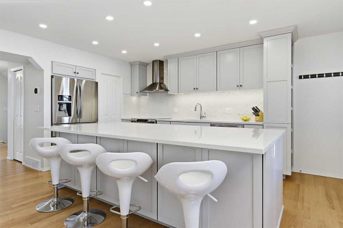 532 54 Avenue Sw, Calgary, AB 