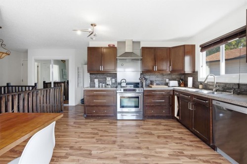 36 Berkley Place Nw, Calgary, AB 