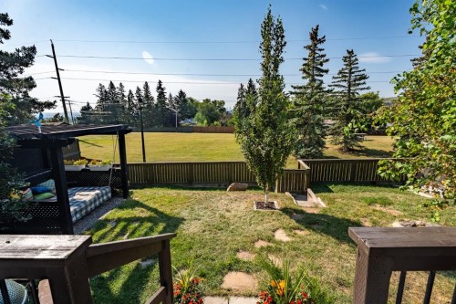 36 Berkley Place Nw, Calgary, AB 