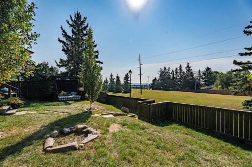 36 Berkley Place Nw, Calgary, AB 