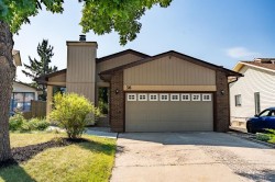 36 Berkley Place NW Calgary, AB T3K 1A7