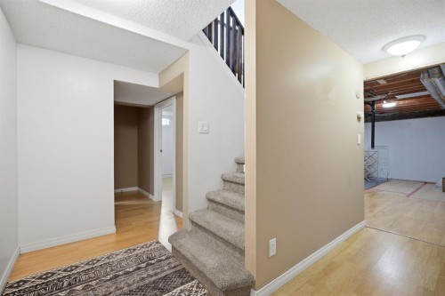 36 Berkley Place Nw, Calgary, AB 