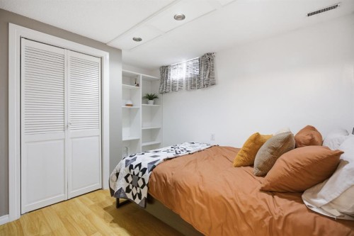 36 Berkley Place Nw, Calgary, AB 