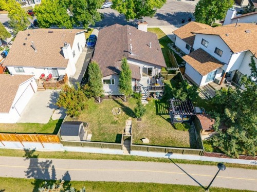 36 Berkley Place Nw, Calgary, AB 