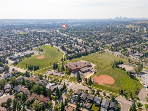 36 Berkley Place Nw, Calgary, AB 