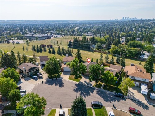 36 Berkley Place Nw, Calgary, AB 