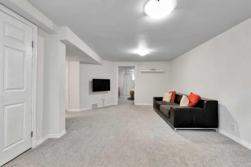 7112 Fountain Road Se, Calgary, AB 