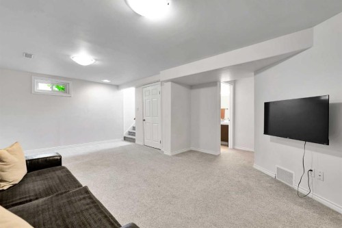 7112 Fountain Road Se, Calgary, AB 