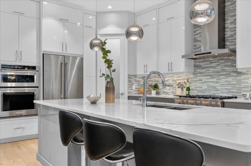 404 12 Avenue Nw, Calgary, AB 