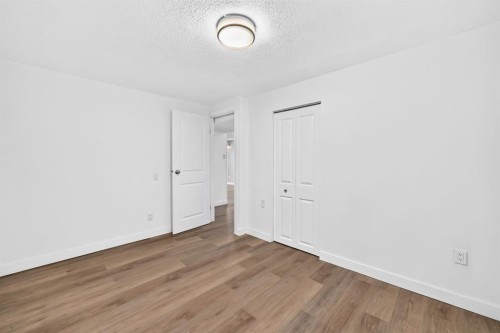 208 Penbrooke Way Se, Calgary, AB 