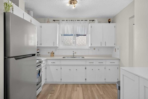 8335 Centre Street Nw, Calgary, AB 