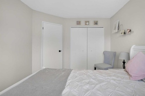 8335 Centre Street Nw, Calgary, AB 