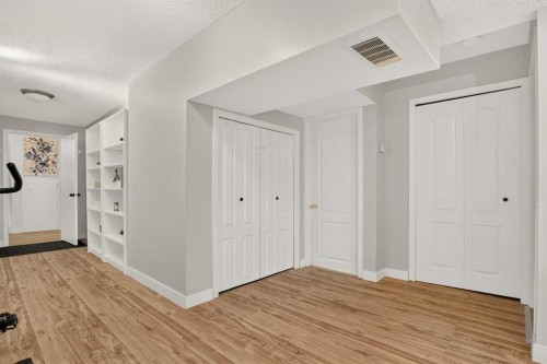 8335 Centre Street Nw, Calgary, AB 