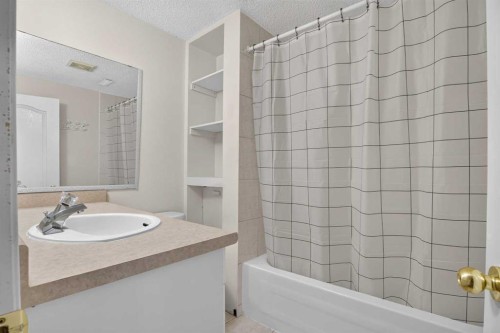 8335 Centre Street Nw, Calgary, AB 